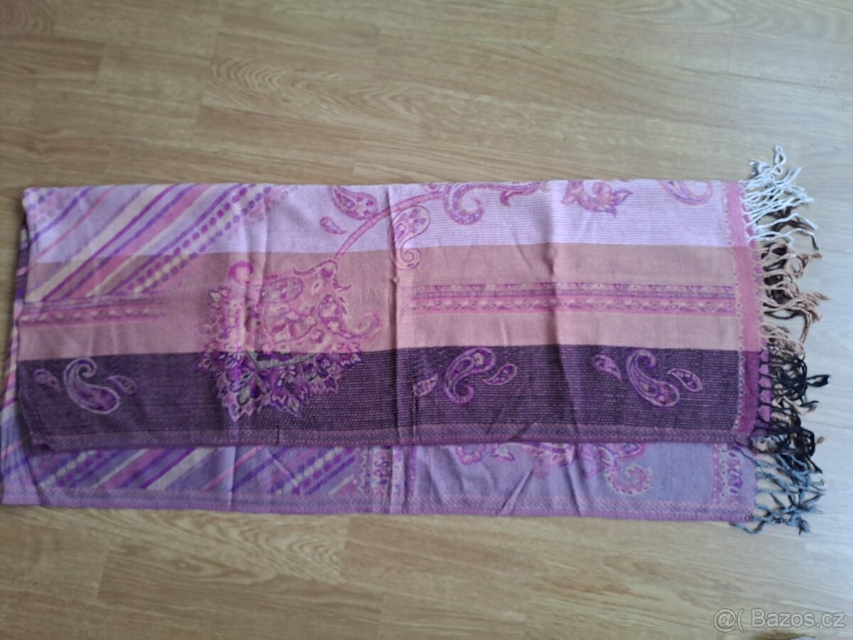 Nové šátky Itálie. 3ks Celoroční a teplé . Čepice hnědá - 3