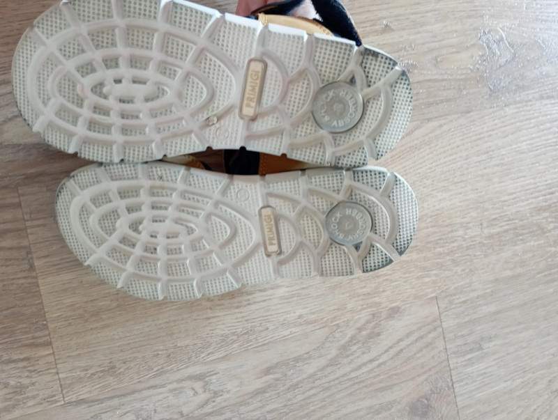 Sandály Primigi velikost 32 - 3