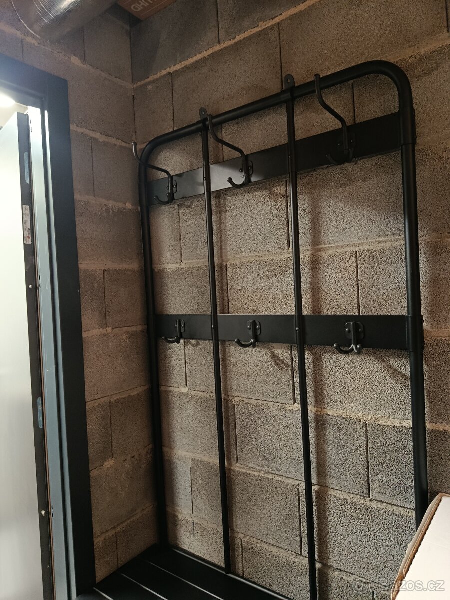 Kovový věšák - 3