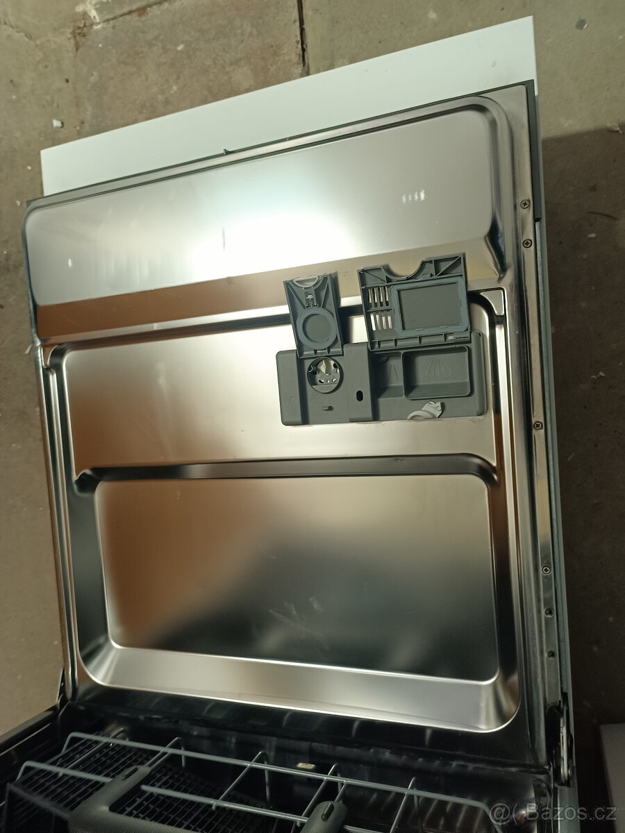 Vestavěná myčka 60cm - 3