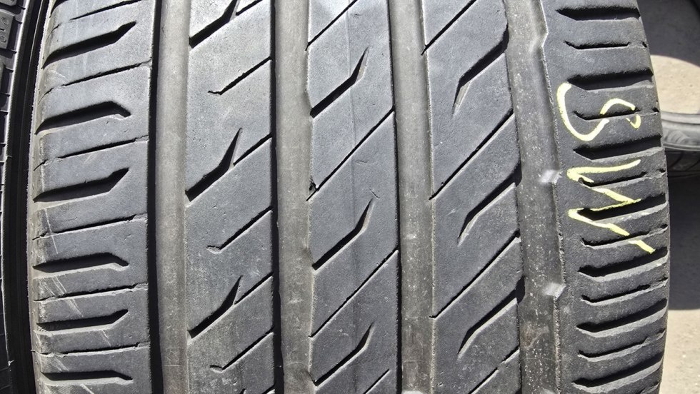 Letní pneu 295/35/21 Semperit - 3