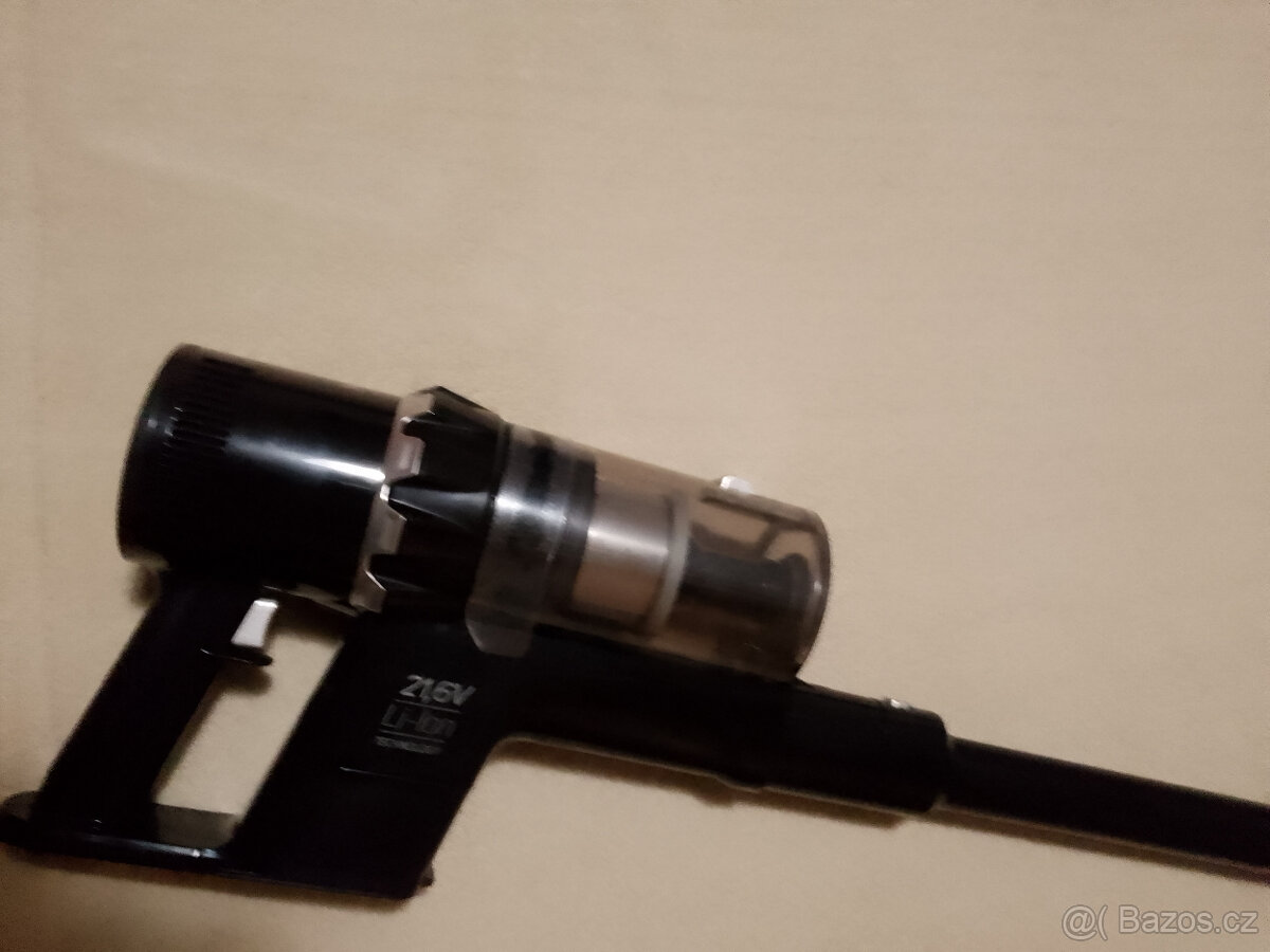 Aku tyčový vysavač Sencor SVC 7523 BK - 3