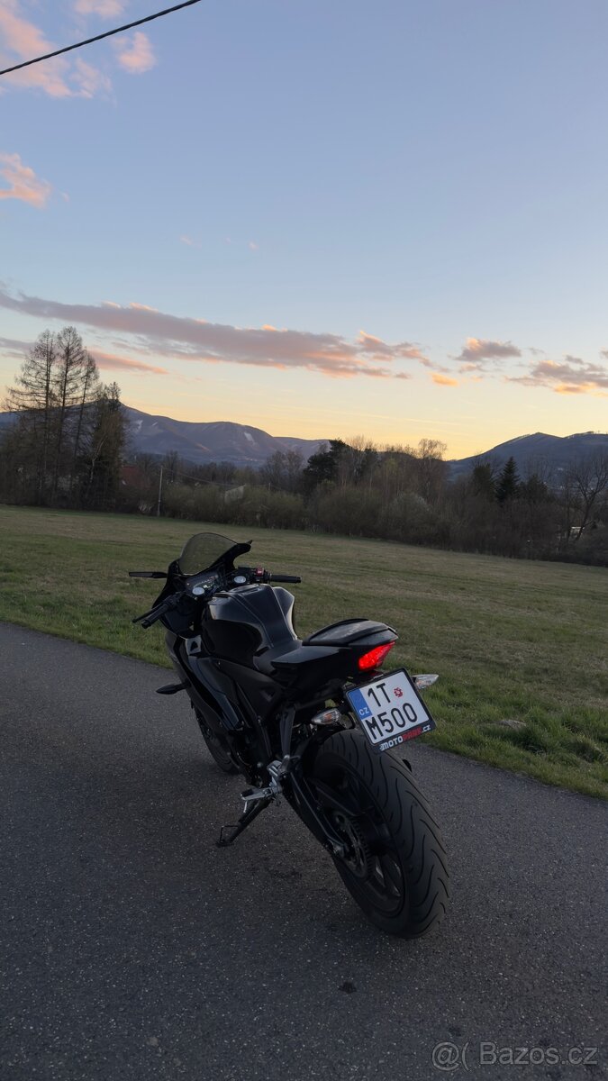 Yamaha YZF-R 125 - 3