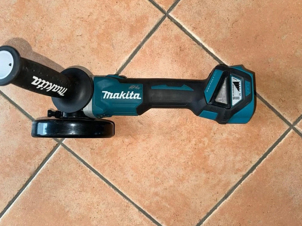 Makita DGA 511 - 3