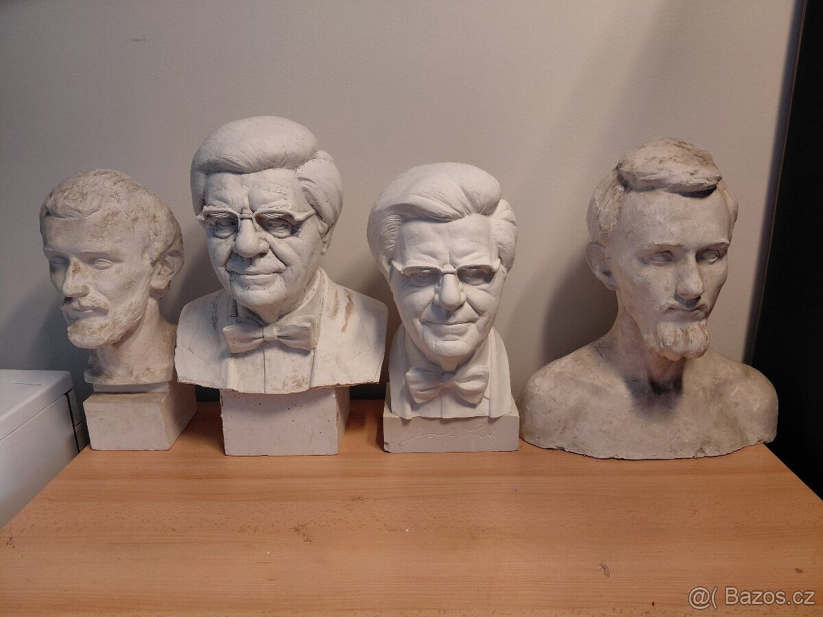 Soubor sádrových soch a bust - 3