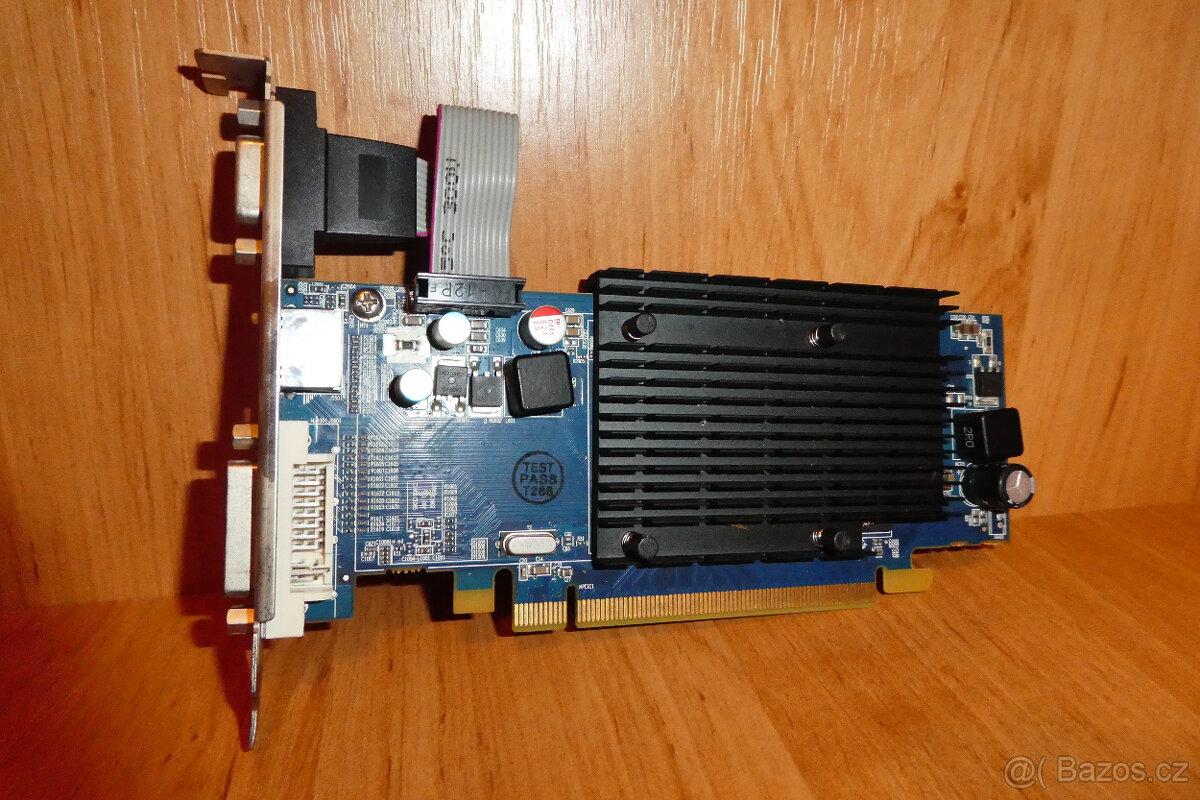 grafické karty do PCI-E slotů - 3