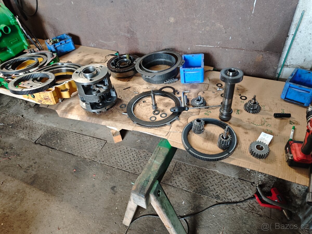 John Deere 7600-7810 - 3