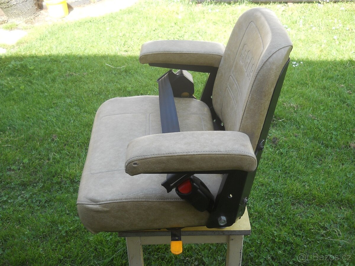 Sedačka na zemědělskou techniku - 3