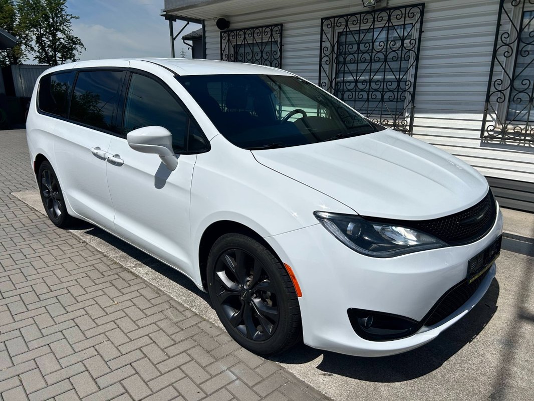 Chrysler Pacifica 3.6 - 2021 - 7 míst 221 kw - 3