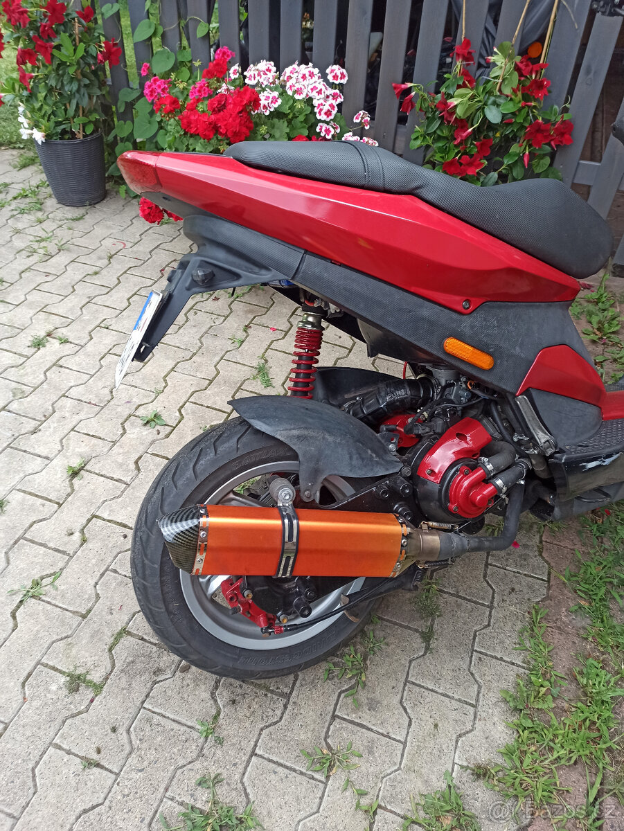 PIAGGIO NRG 200 - 3