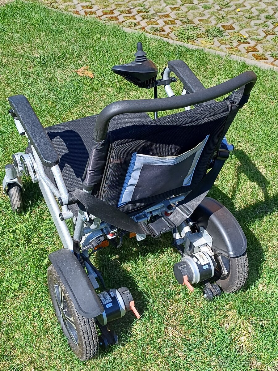 Elektrický skládací invalidní vozík Selvo i4500 - 3