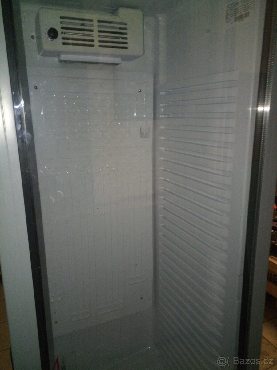 Chladící vitrína, Lednice - 3