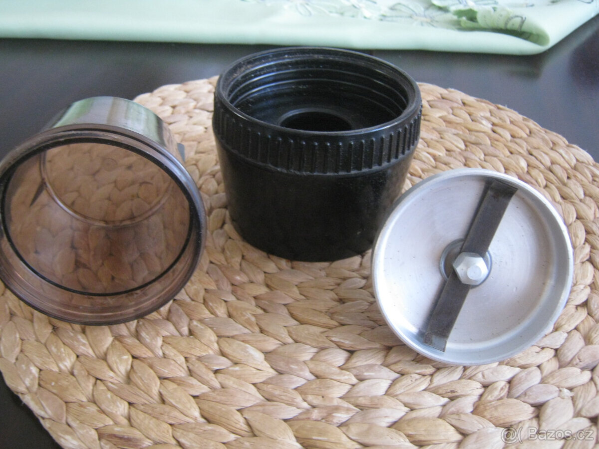 Prodám kovovou převodovku na starší kuchyňský robota ETA - 3