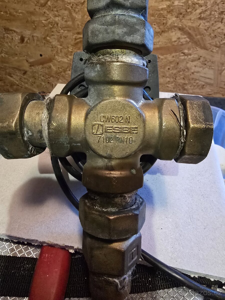 Čtyrcestný ventil - 3