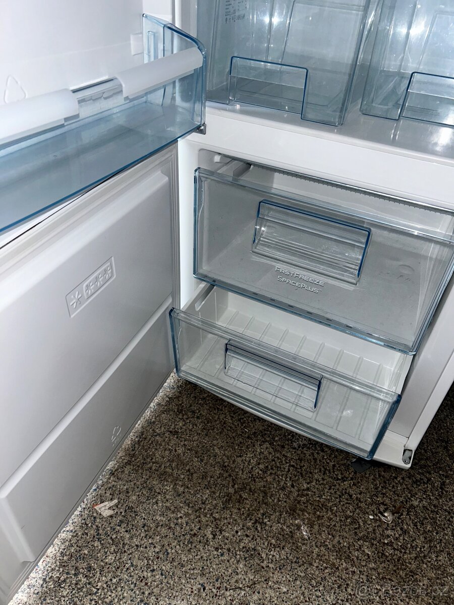 Lednice Electrolux ERB 29233 W - 3