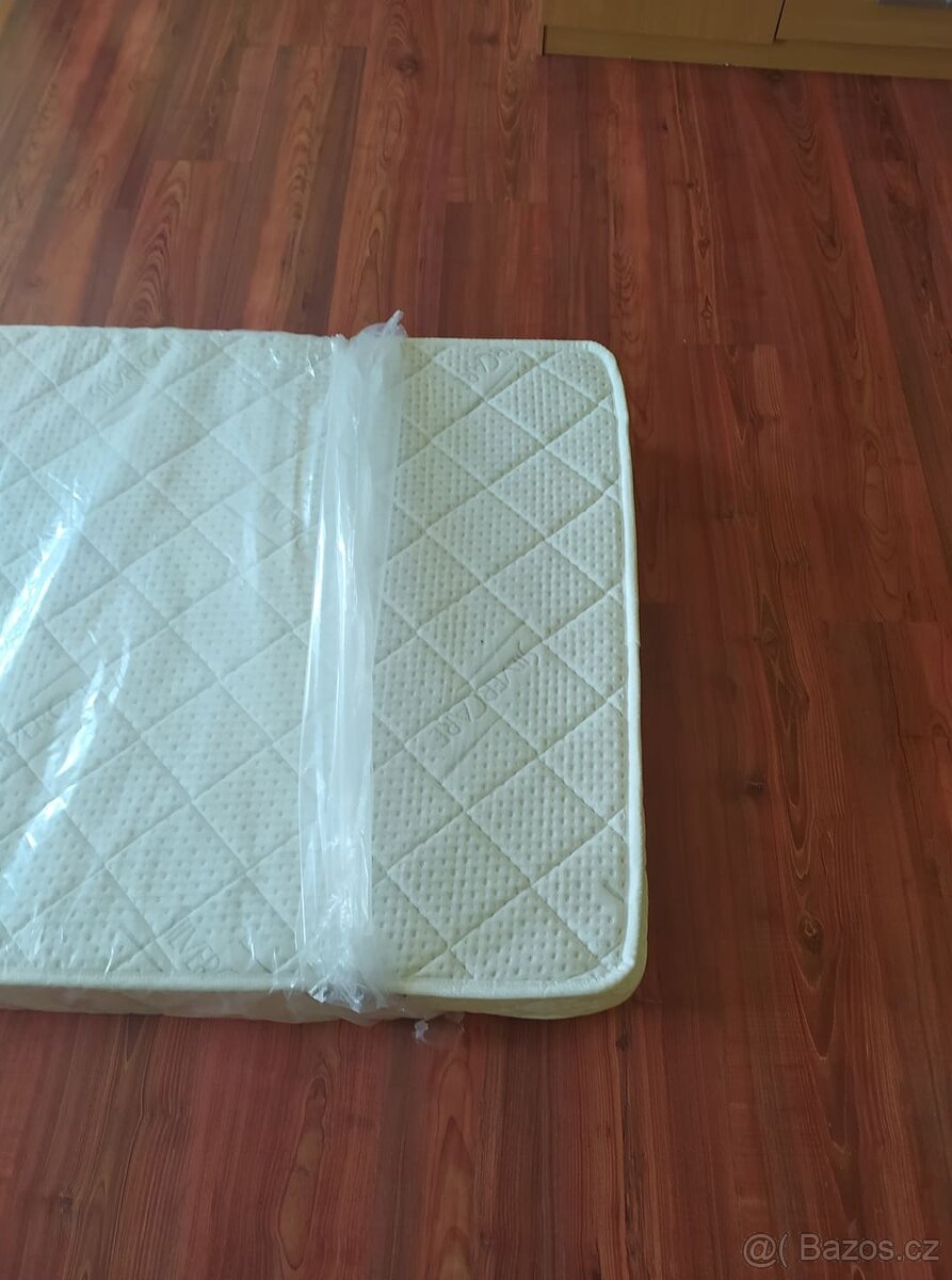 Prodám postel s matrací - 3