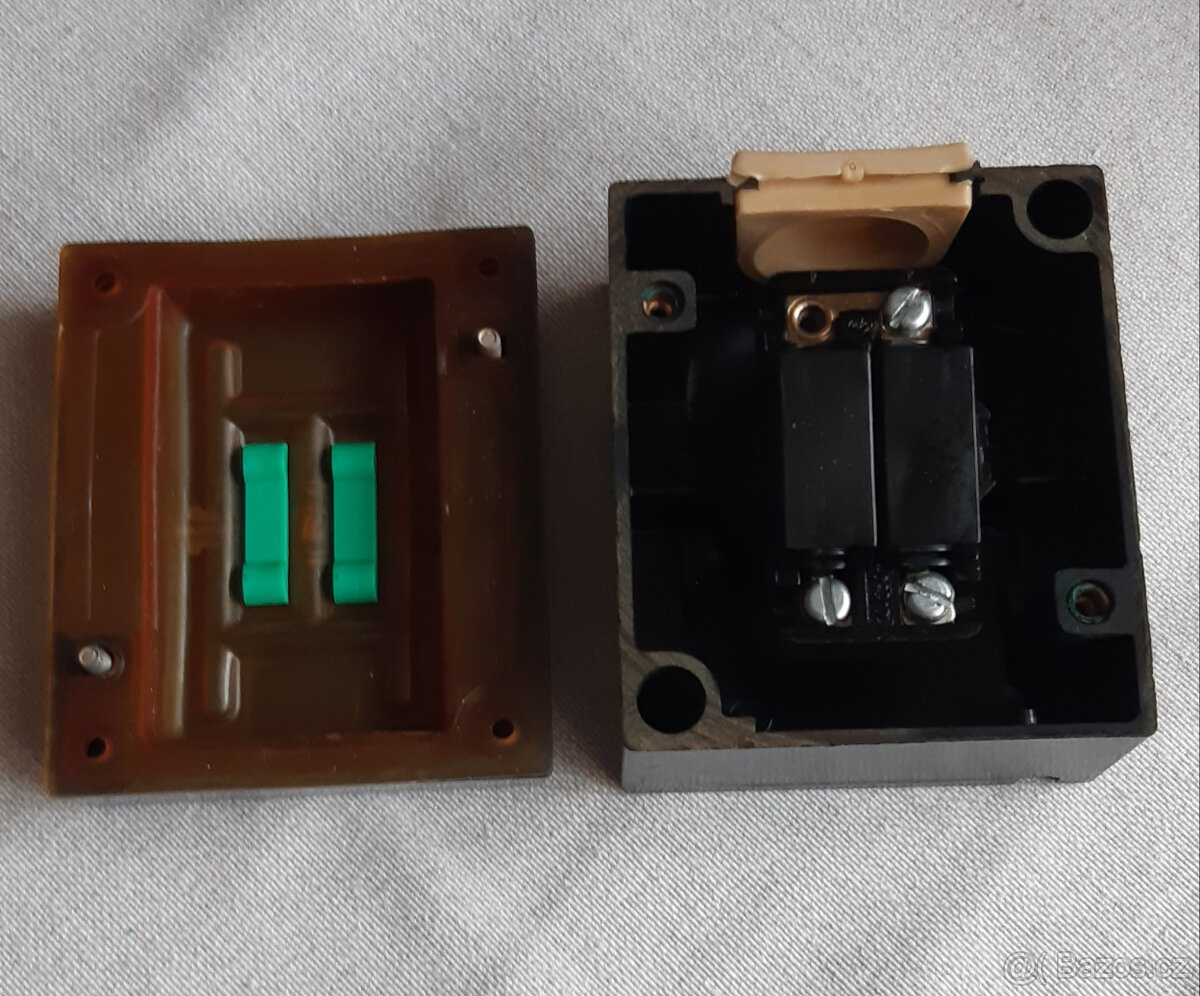 Vypínač Bakelitový - 3