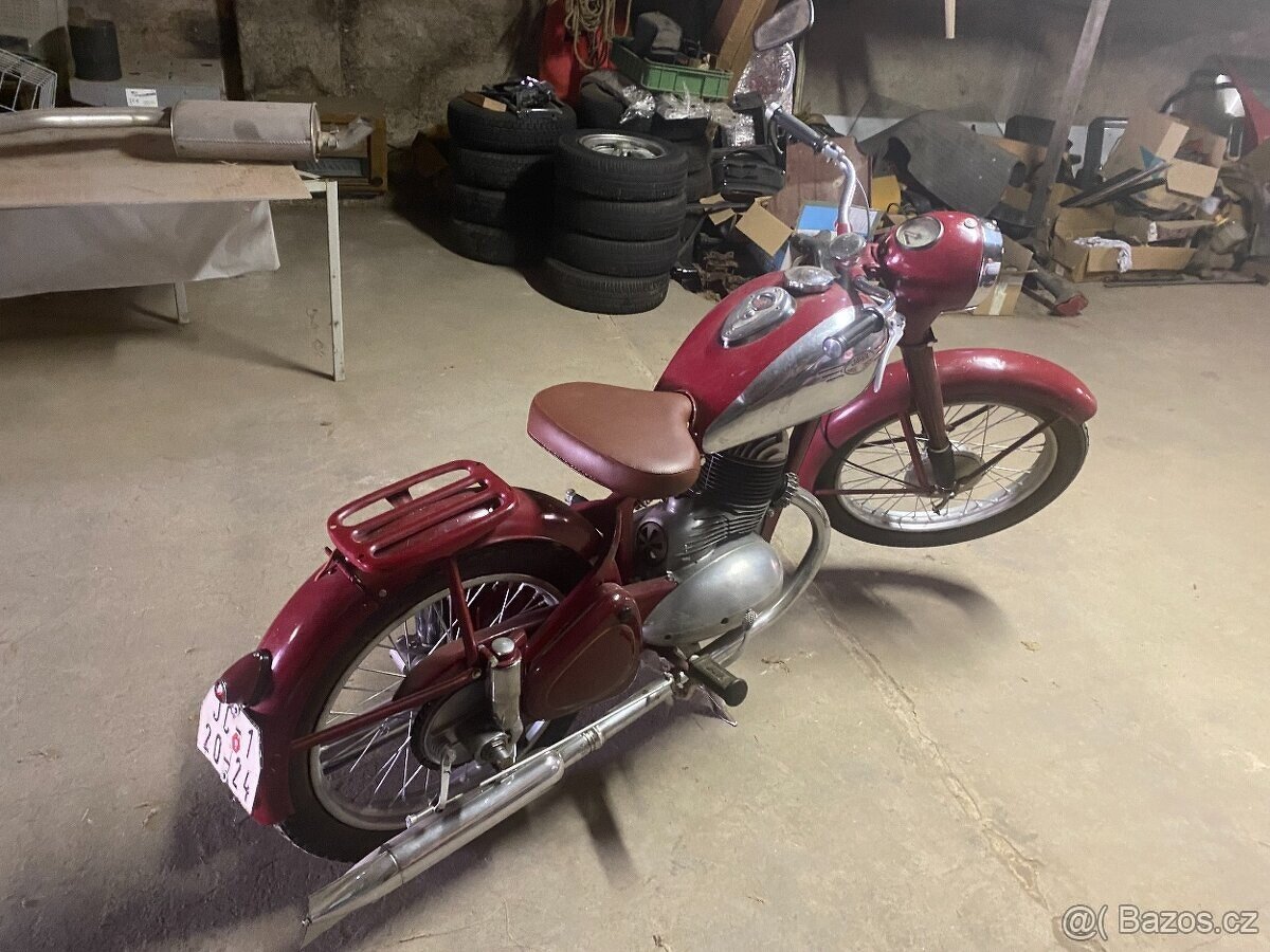 Jawa 250 Pérák - 3