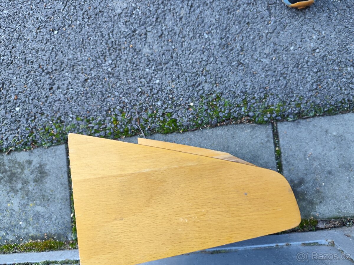 Polička na telefon - 3