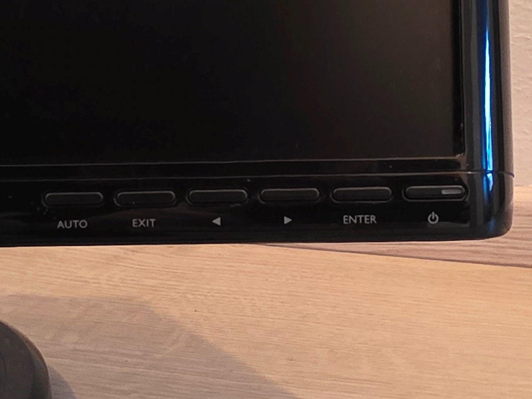 monitor LCD BenQ T2210HD 22" - 3