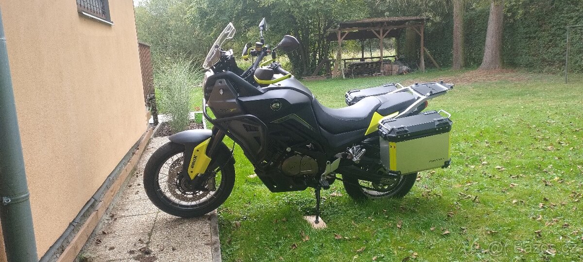 QJ Motor SVT 650 X - 3