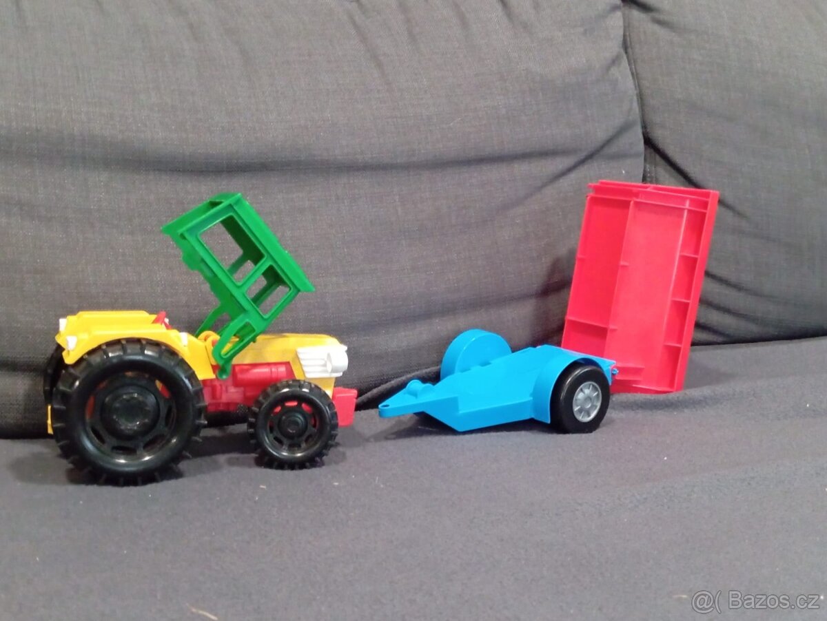 Traktůrek se sklopným valníkem - 3