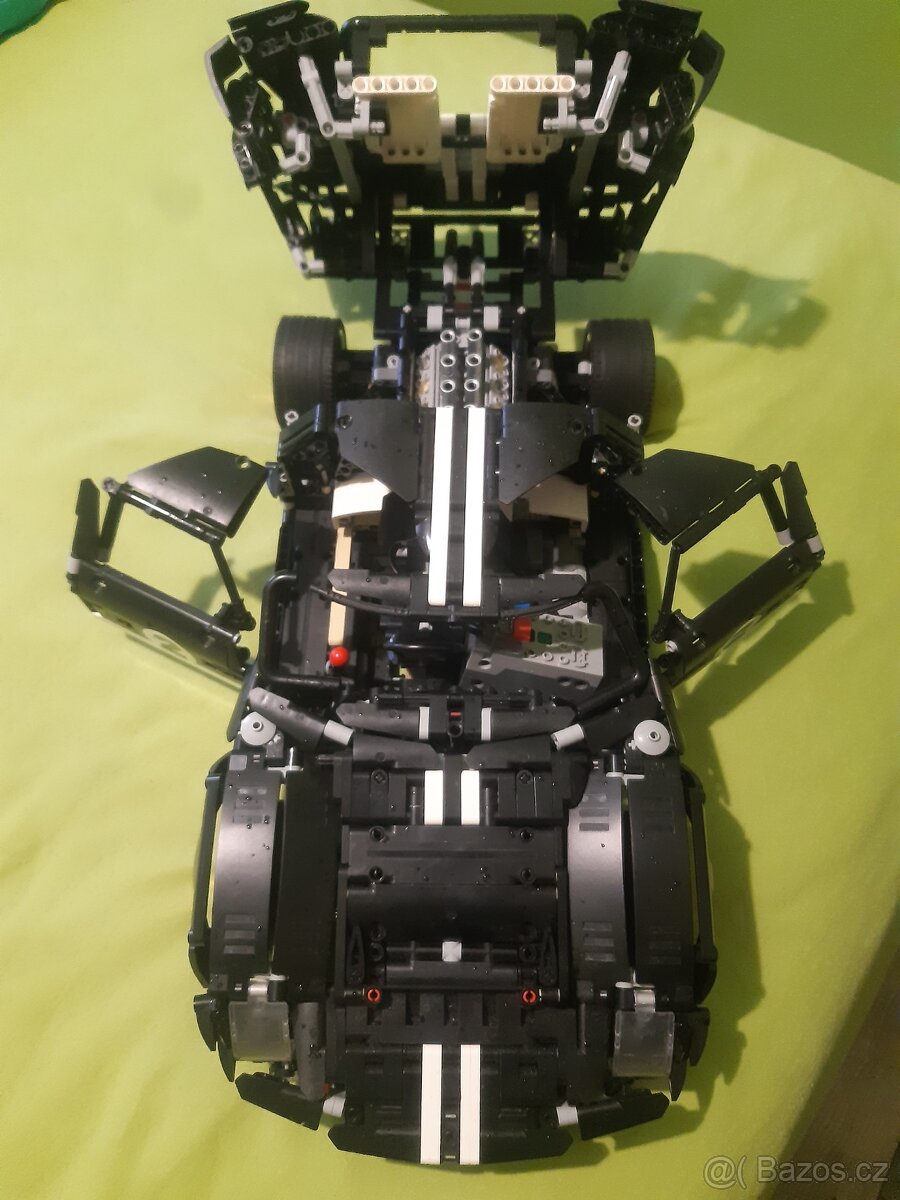 Lego Technic Ford GT40 Le Mans (Čína) - 3