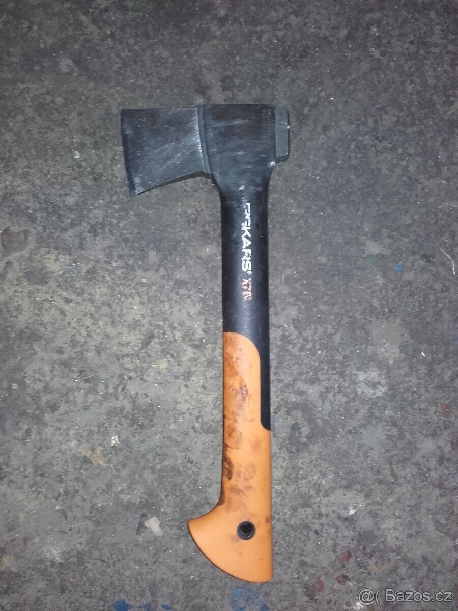 Sekera fiskars X7 - 3