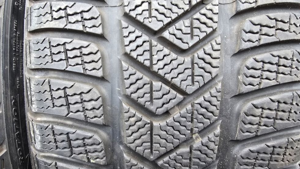 Zimní pneu 245/30/20 Pirelli - 3