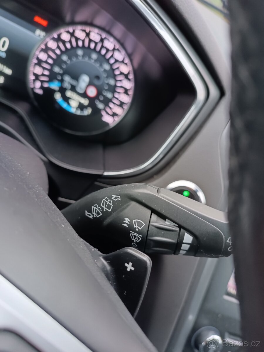 Prodám Spolehlivý Ford Mondeo 4×4 s velkou výbavou - 3