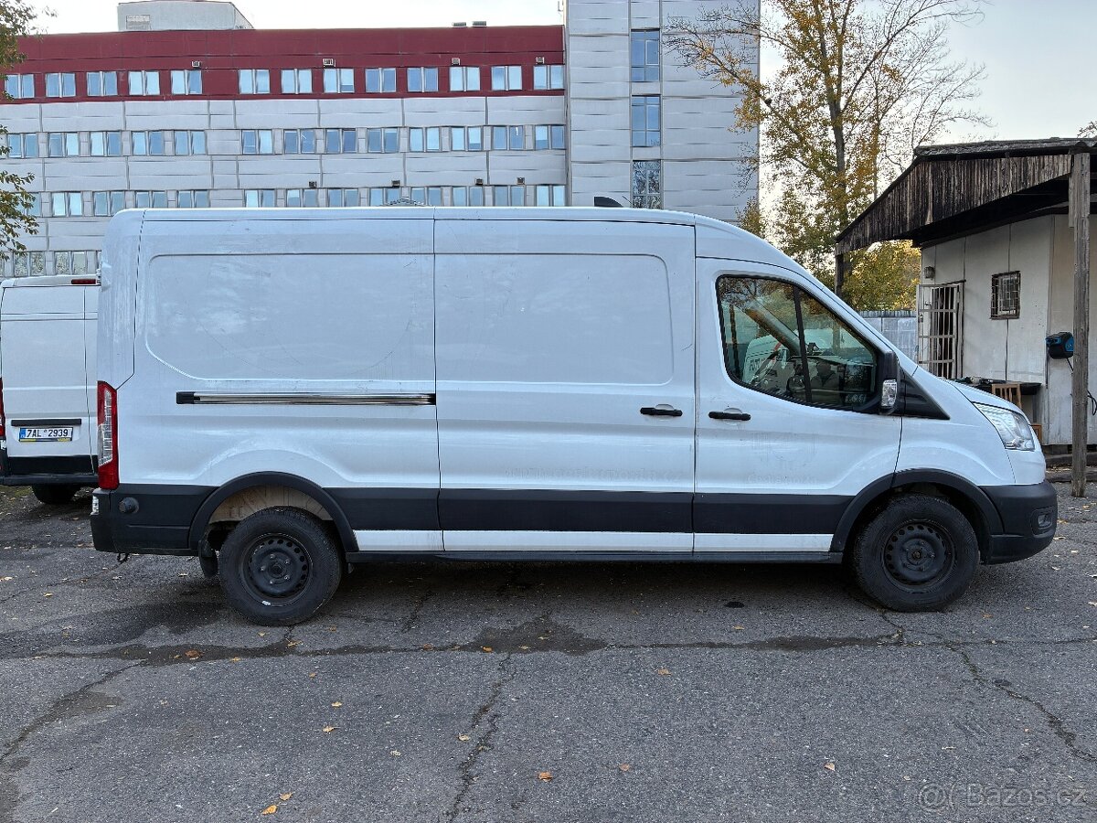 Ford Transit 2.0 TDCi r.v.2022 AUTOMAT 96 kW ZATOPENÝ - 3