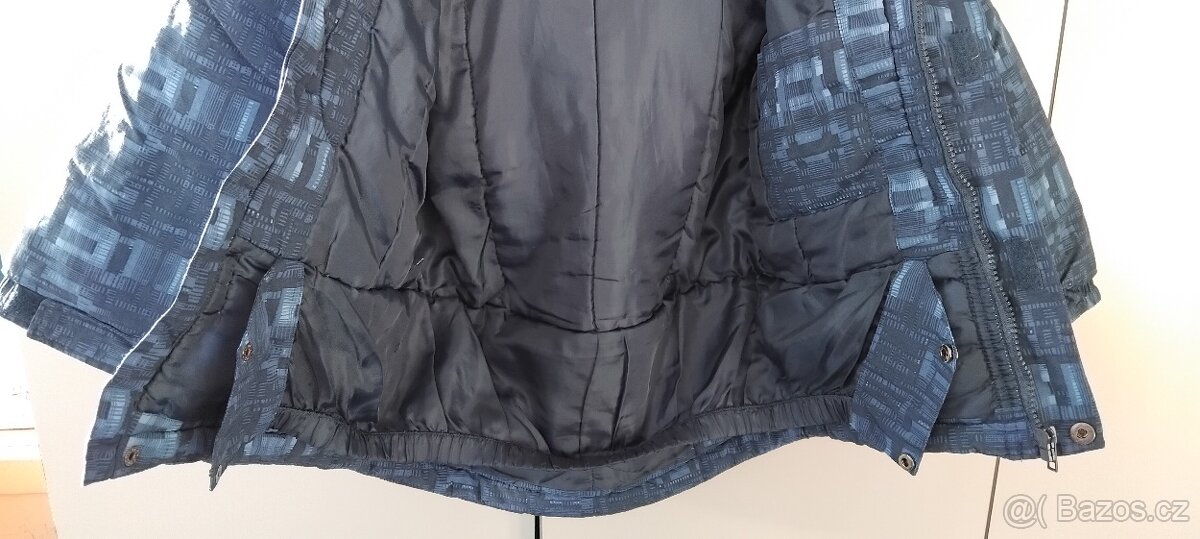 Chlapecká zimní bunda s odepínací kapucí, vel. 104, zn. Wolf - 3