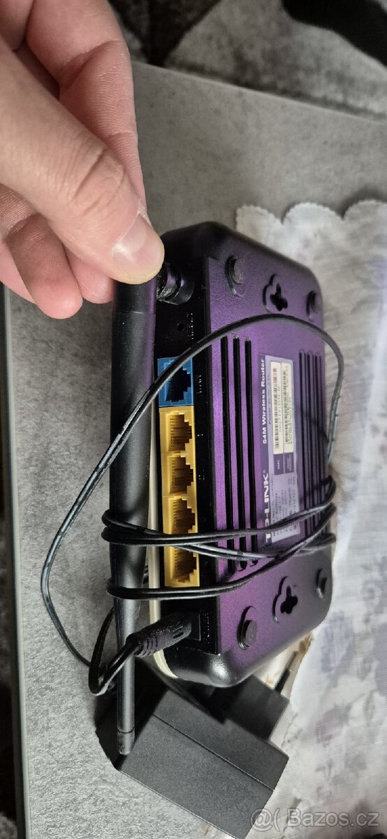 TP Link wifi router - 3