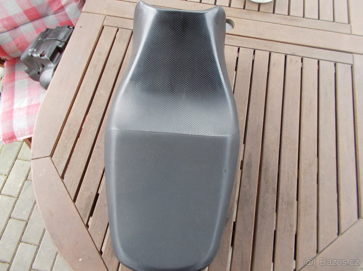 SUZUKI BANDIT - sedlo - 3