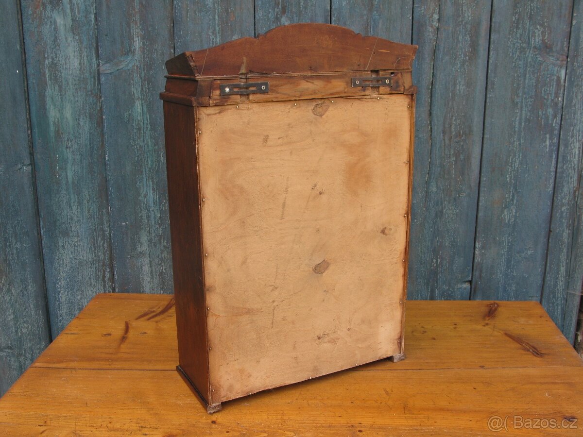 Závěsná skříňka na zeď starožitná - 3