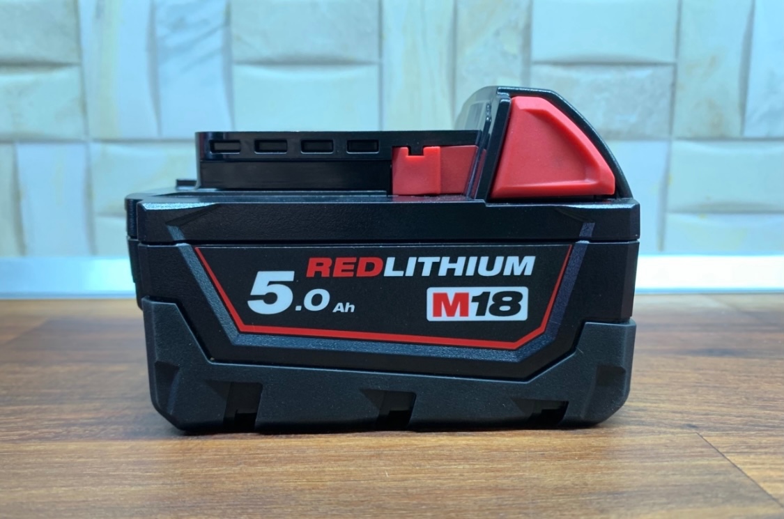 Milwaukee M18™ 5,0 Ah akumulátor (M18B5) - 3