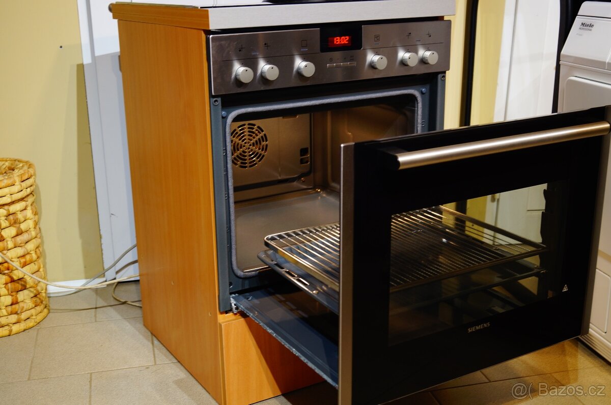Siemens nerezový vestavný sporák HE63BD513, vyjížděcí dveře - 3