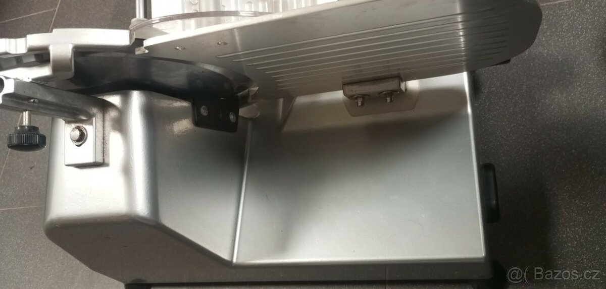 Nářezový kráječ Beckers profi - 250 mm - 3