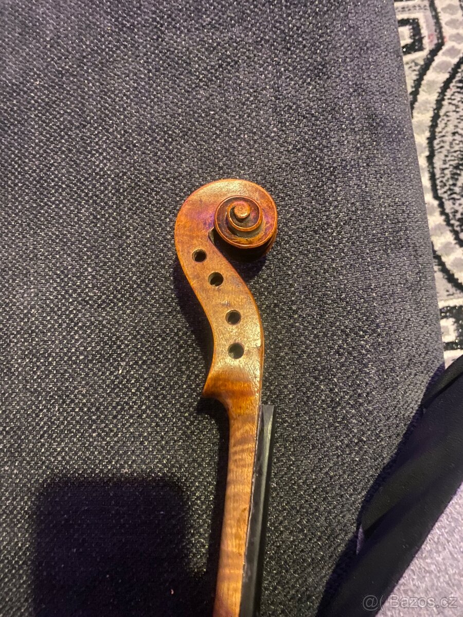Housle 4/4 - 3