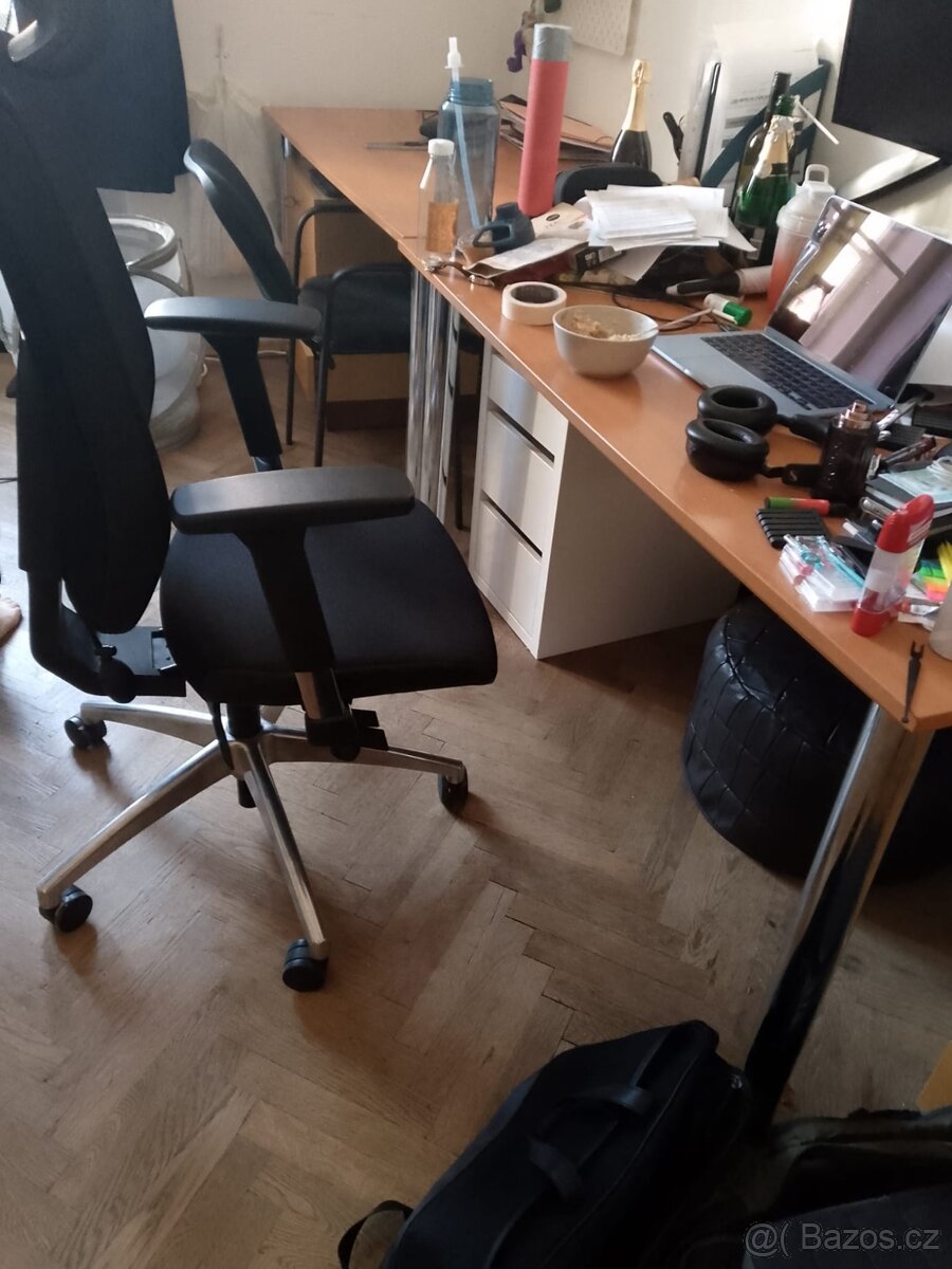 stůl kancelářský - 3