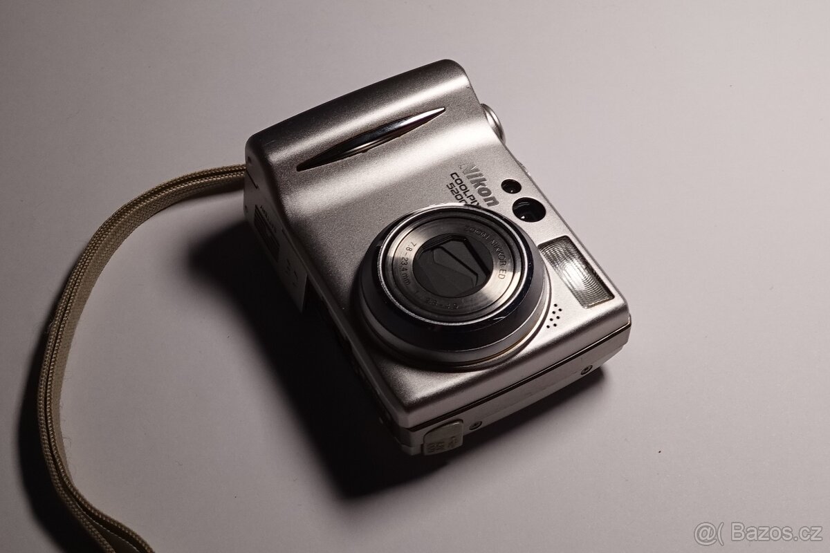 NIKON Coolpix 5200 - 3
