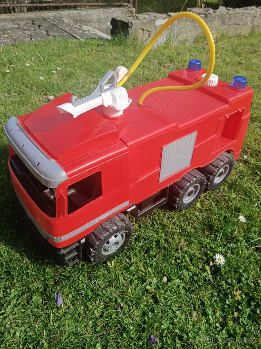 Hasičské auto s vodním dělen - 3