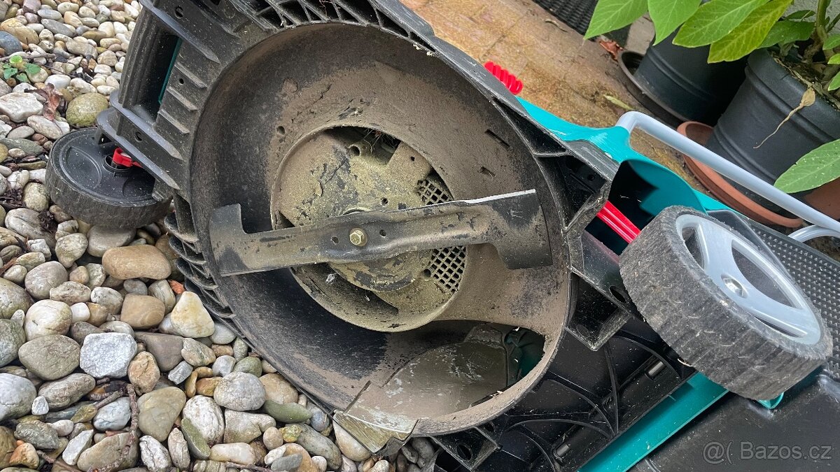 BOSCH ROTAK - 40cm, 1700W - 3