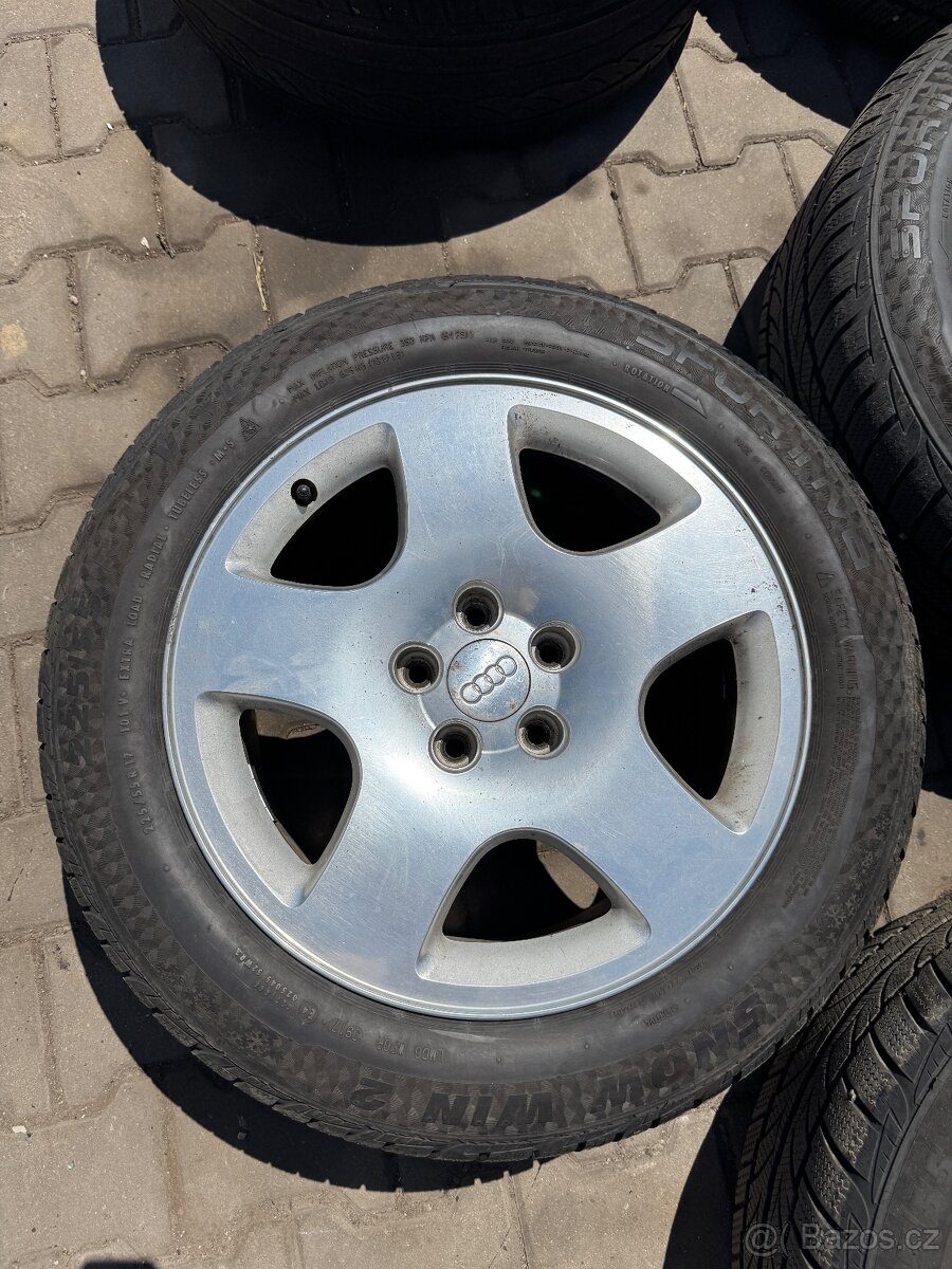 Kola Audi R17 5ks - 3