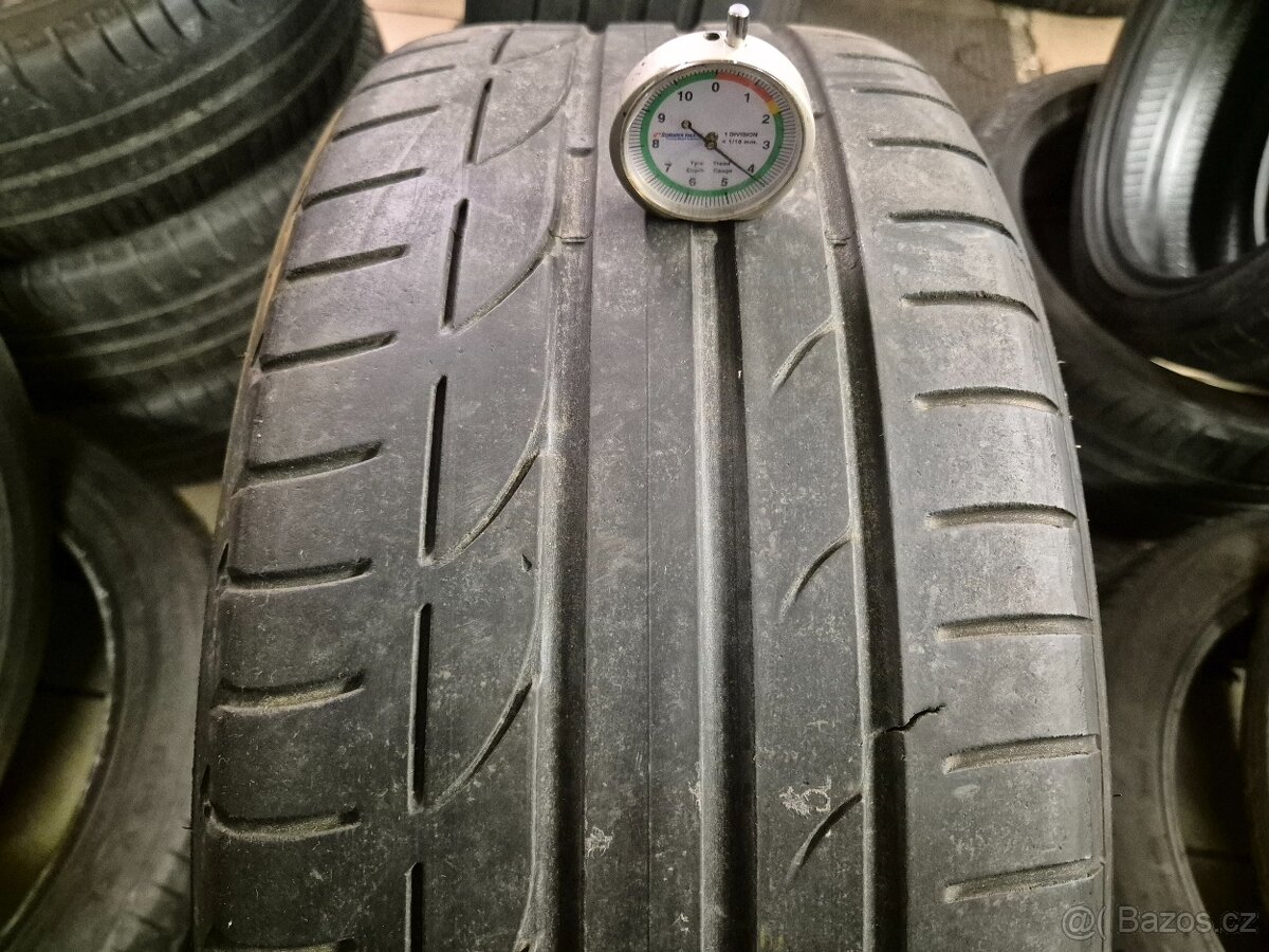225/40 R19 BRIDGESTONE (4mm) č.16251/b10 - 3