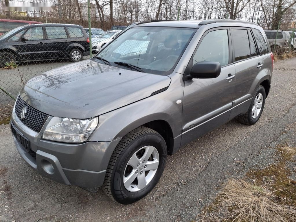 Suzuki Grand Vitara,2.0 benzin Rezervace - 3