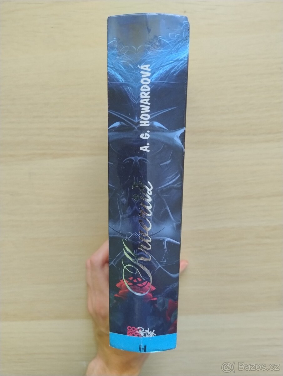 YA standalone Krverůž - A.G. Howardová - 3