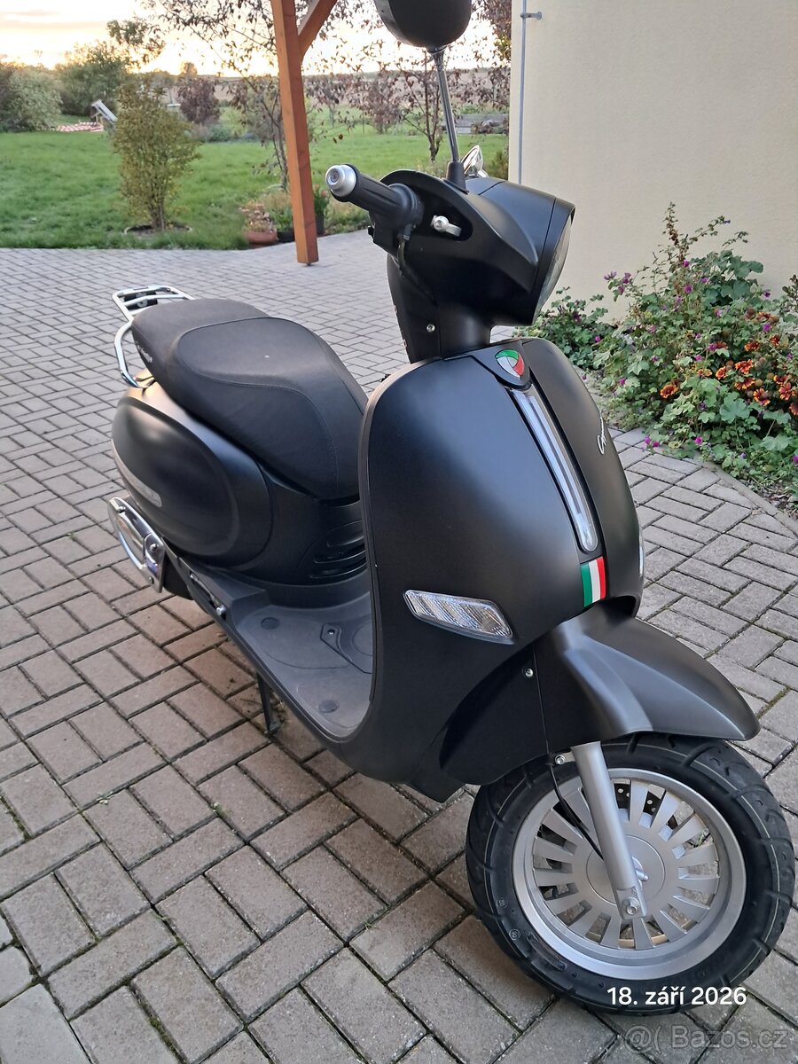 Skůtr Capirelli 125 - 3