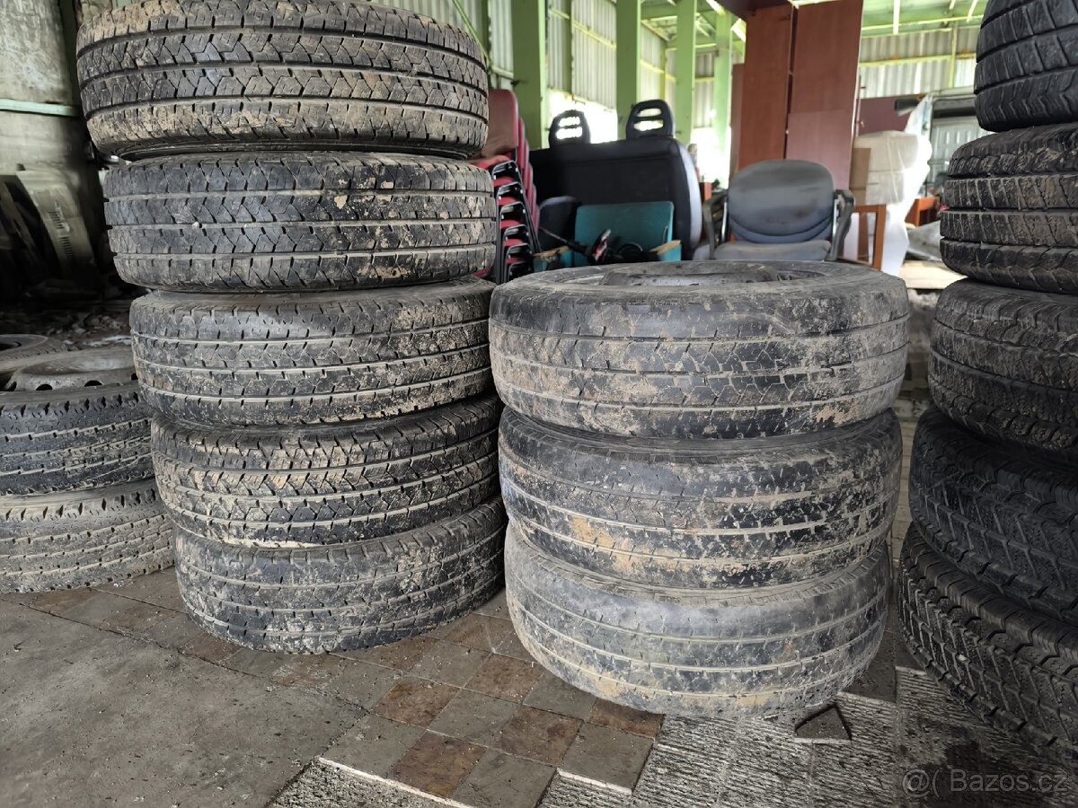 Kola 195/70/15, obutá i neobutá - 3