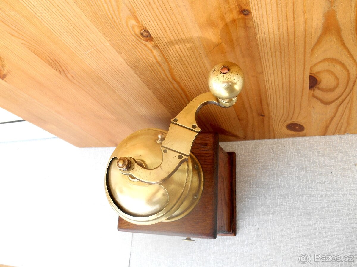 Velký kafemlýnek s mosazí - 3